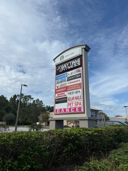 More Photos Of 4930-4962 Ridgemoor Blvd, Palm Harbor Freestanding For Lease