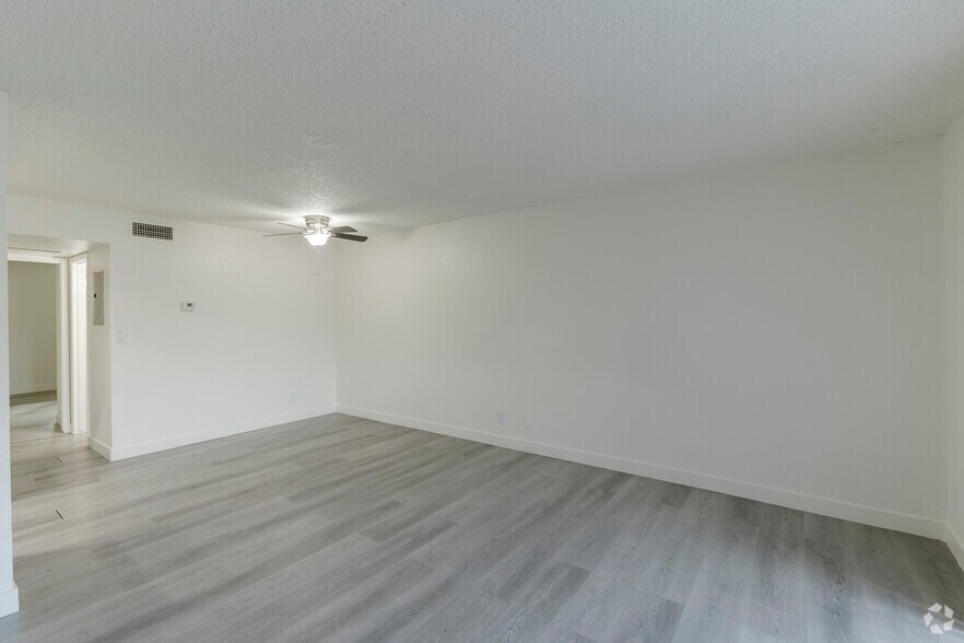 More Photos Of 2223-2255 E Cactus Rd, Phoenix Apartments For Sale