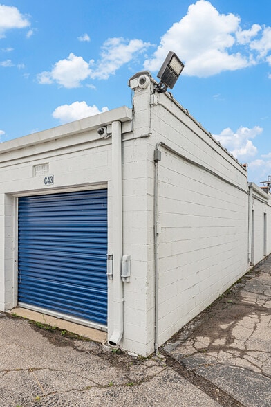 More Photos Of 33833 Garnet St, Clinton Township Self Storage For Sale