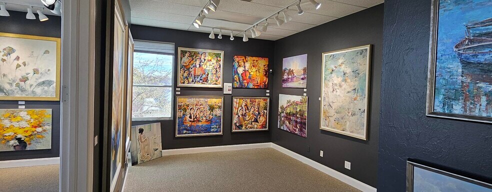 More Photos Of 2154 Trade Center Way, Naples Showroom For Sale