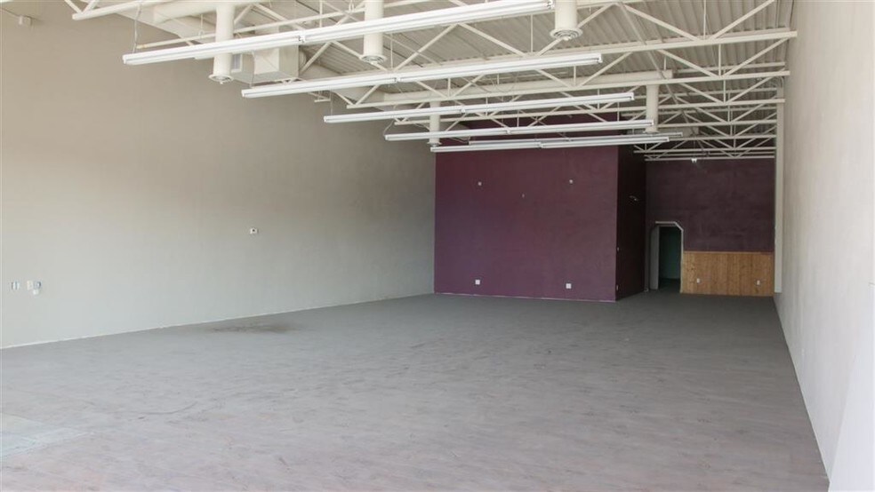 More Photos Of 4341 50 St, Drayton Valley Storefront For Lease