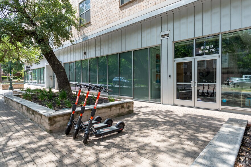 More Photos Of 2222 Rio Grande St, Austin Office For Lease