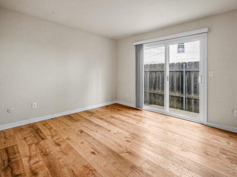 More Photos Of 718 13th St, Sacramento Multifamily For Sale