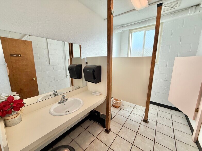 More Photos Of 303 W Clark St, Pasco Religious Facility For Sale