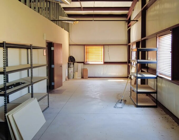 More Photos Of 2003 S Merritt Rd, Elk City Warehouse For Sale