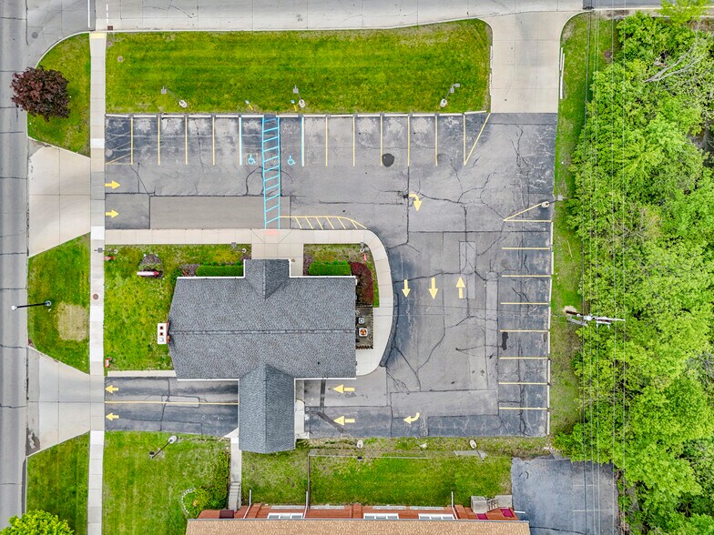 More Photos Of 23700 Goddard Rd, Taylor Bank For Lease