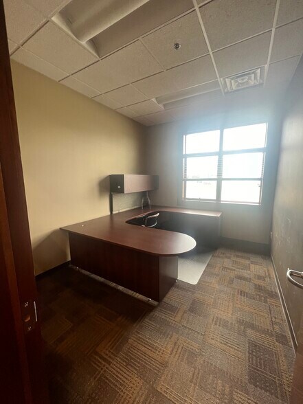 More Photos Of 4141 28th Ave S, Fargo Office For Lease