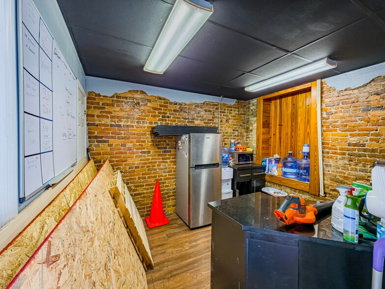 More Photos Of 105-111 W Central, Valdosta Storefront Retail Office For Sale