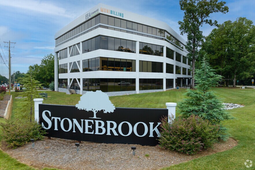 More Photos Of 3300 Battleground Ave, Greensboro Office For Lease