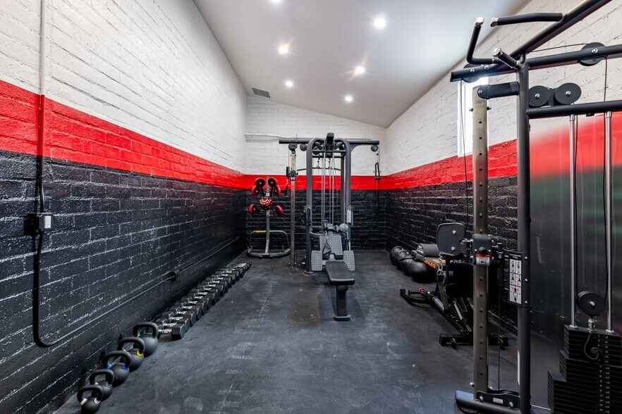 More Photos Of 203-215 N Victory Blvd, Burbank Office For Lease