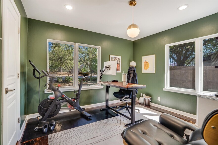 More Photos Of 2117 Shoalmont Dr, Austin Office Residential For Sale