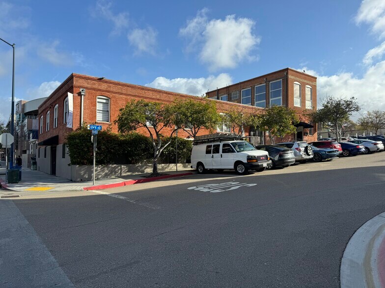 More Photos Of 800 W Ivy St, San Diego Storefront Retail Office For Lease