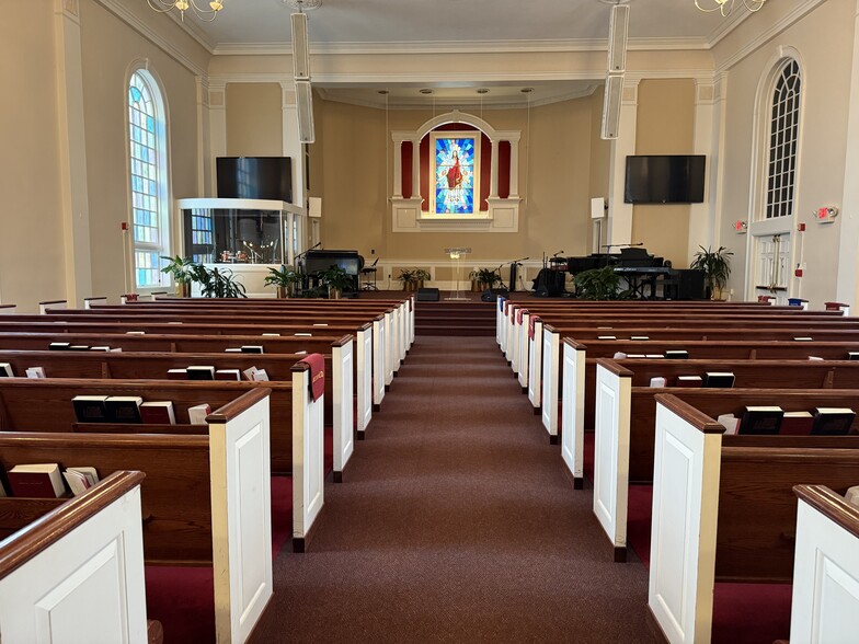 More Photos Of 1400 Russell Rd, Alexandria Religious Facility For Sale
