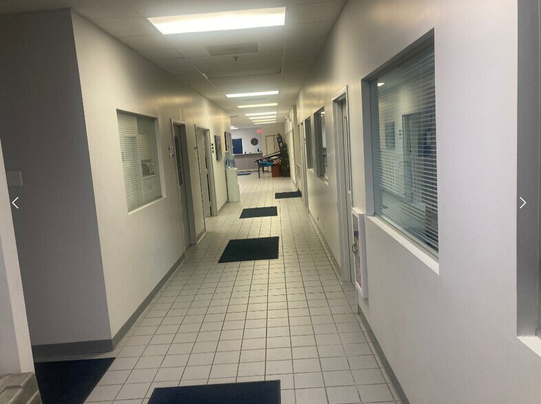 More Photos Of 620-630 Estes Ave, Schaumburg Warehouse For Sale