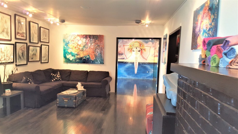 More Photos Of 1390 S Coast Hwy, Laguna Beach Storefront For Lease