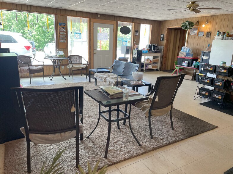 More Photos Of 21245 State Highway 76, Ava General Retail For Sale