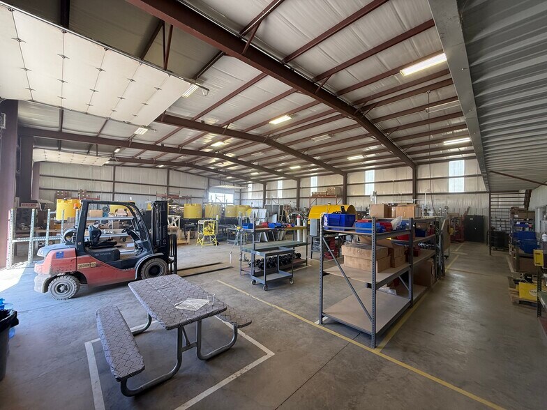 More Photos Of 1006 W County Road 114, Midland Industrial For Lease