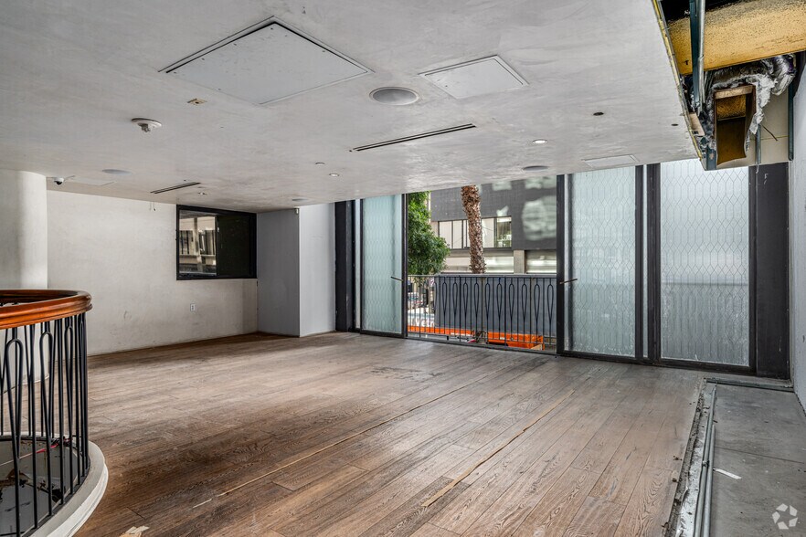 More Photos Of 701 W 7th St, Los Angeles Apartments For Lease