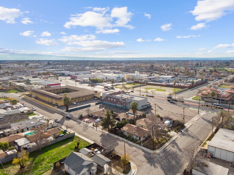 More Photos Of 276 Union Ave, Bakersfield Light Distribution For Sale