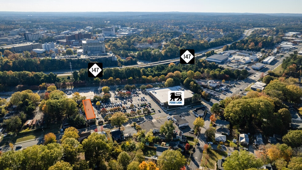 More Photos Of 2813 Hillsborough Rd, Durham Auto Repair For Lease