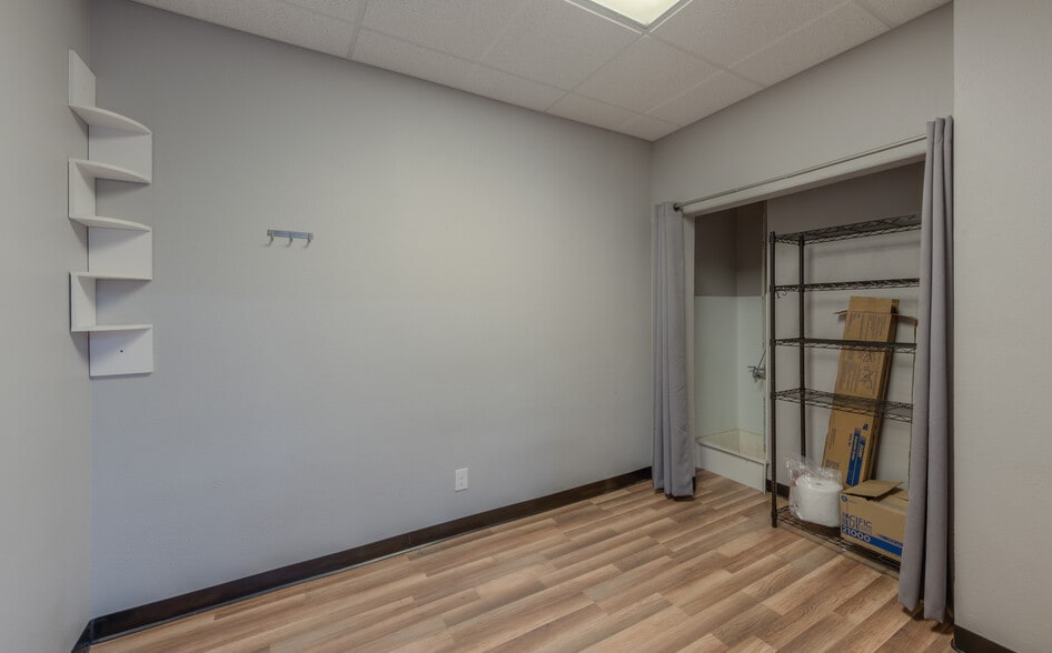 More Photos Of 776 W Baseline Rd, Lafayette Warehouse For Lease