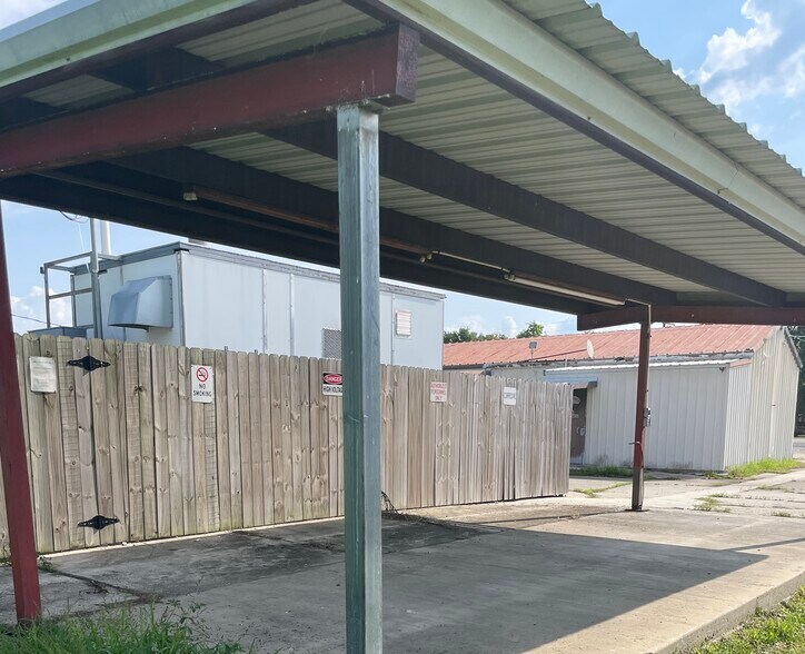More Photos Of 309 Calcasieu Ave, Lake Arthur General Retail For Sale