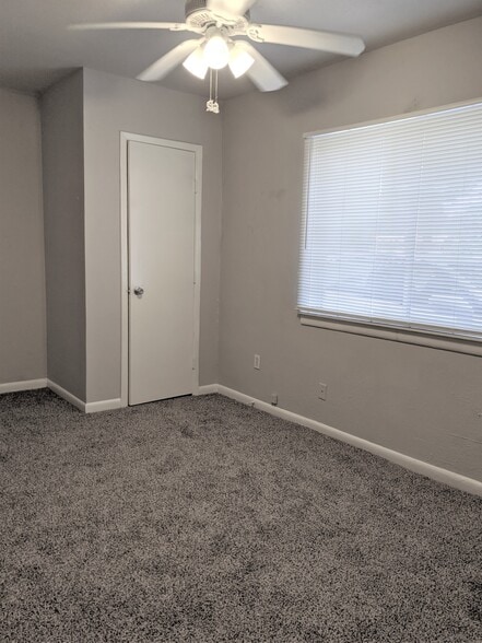 More Photos Of 704 E 22nd St, Houston Apartments For Sale