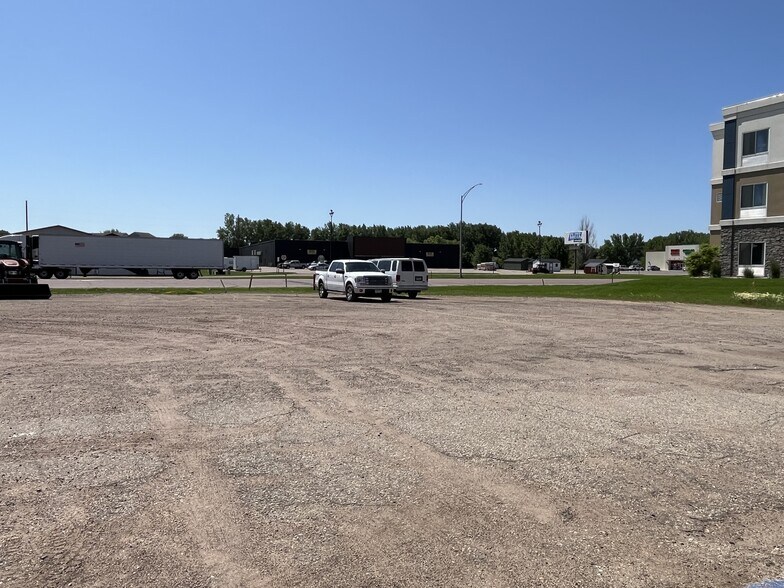 More Photos Of 2320 MN-60 Hwy, Windom General Retail For Sale