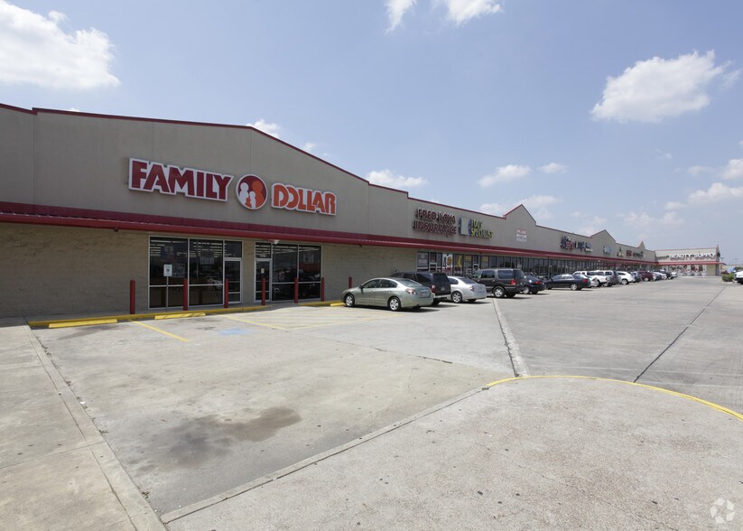 More Photos Of 14323-14447 Bellaire Blvd, Houston Storefront For Lease