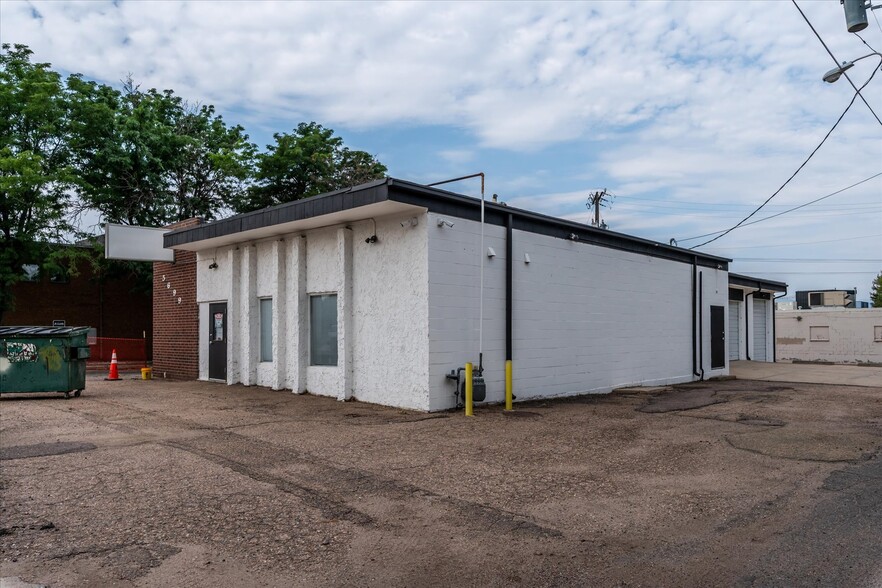 More Photos Of 1109 W Littleton Blvd, Littleton Office For Sale