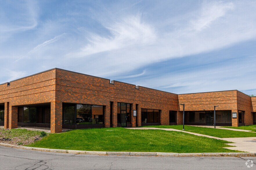 More Photos Of 6007 Fair Lakes Rd, East Syracuse Office For Sale