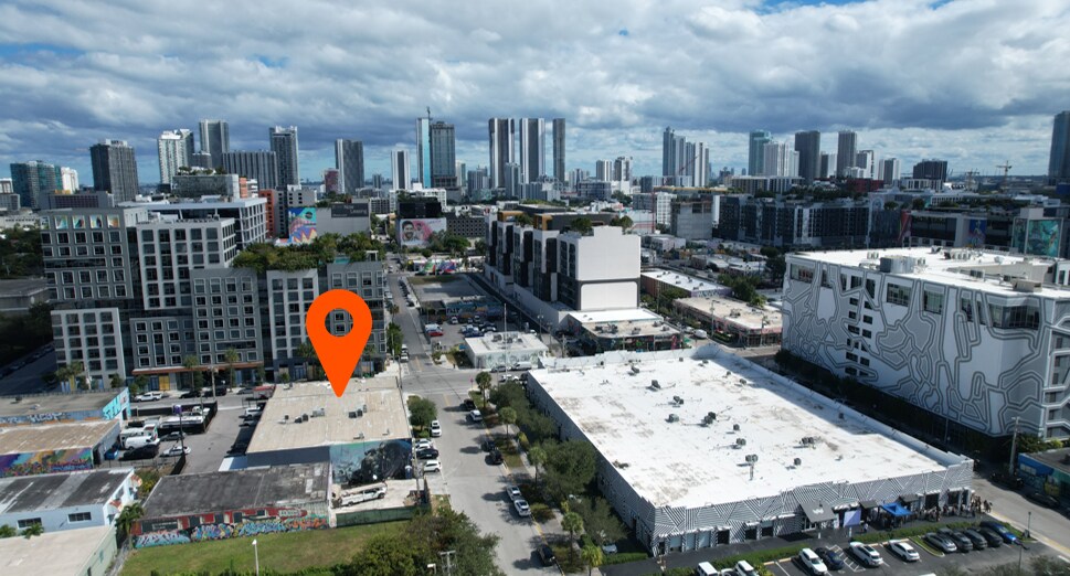 More Photos Of 301-311 NW 28th St, Miami Showroom For Lease