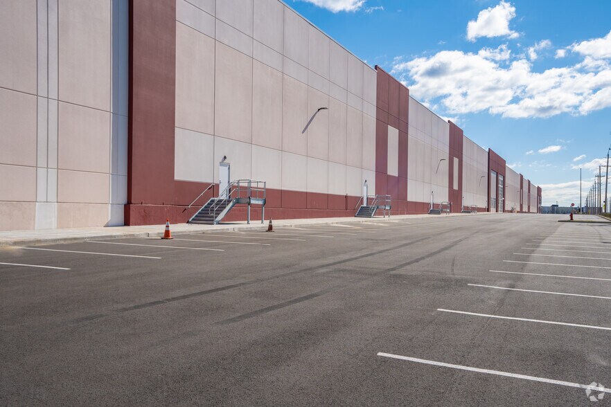 More Photos Of 101 Port Lincoln Rd, Bayonne Distribution For Lease
