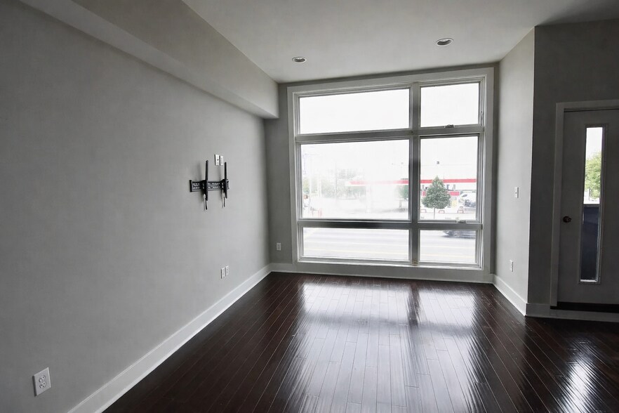 More Photos Of 826 N Broad St, Philadelphia Storefront Retail Residential For Sale