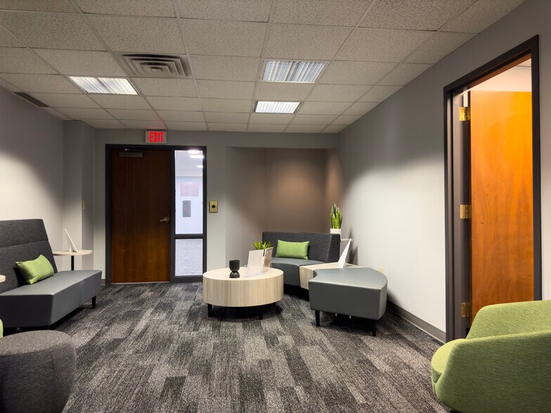 More Photos Of 4820 W Taft Rd, Liverpool Medical For Lease