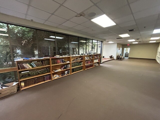 More Photos Of 10501 Success Ln, Dayton Office For Sale
