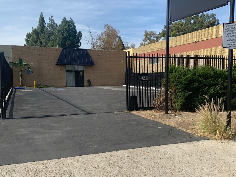 More Photos Of 8611 Canoga Ave, Canoga Park Warehouse For Lease