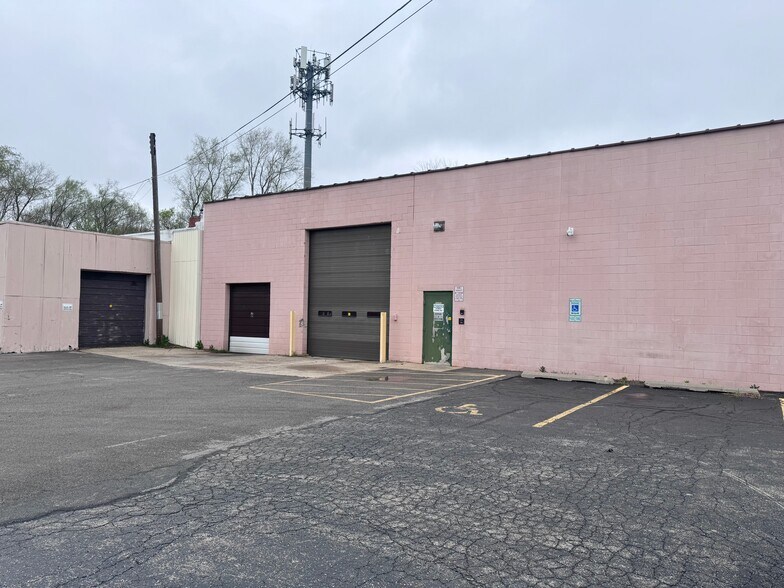 More Photos Of 711 19th St, Rockford Manufacturing For Sale