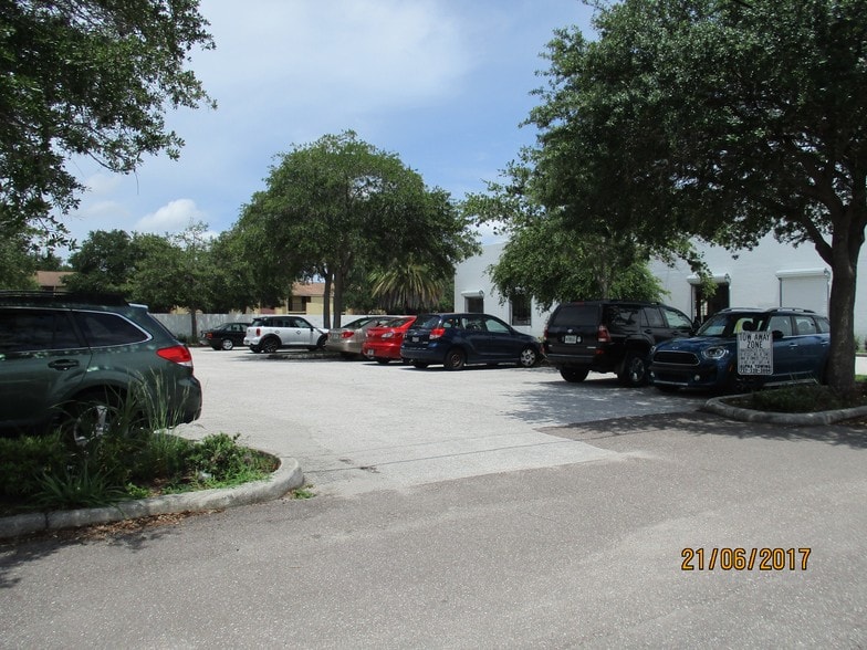 Primary Photo Of 290 9th St N, Saint Petersburg Storefront Retail Office For Lease