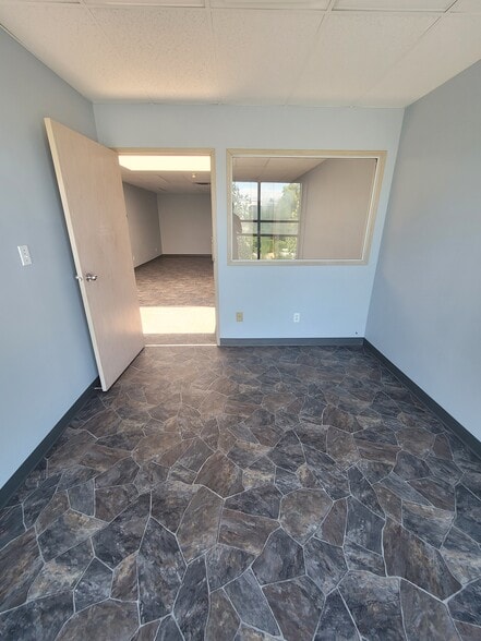 More Photos Of 17728 66 Av, Surrey Warehouse For Lease