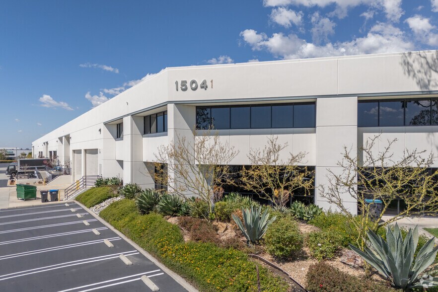 More Photos Of 15041 Bake Pky, Irvine Distribution For Lease