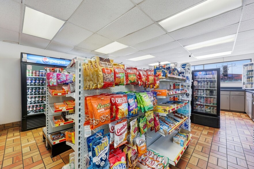 More Photos Of 2350 N Ponce De Leon Blvd, Saint Augustine Service Station For Sale