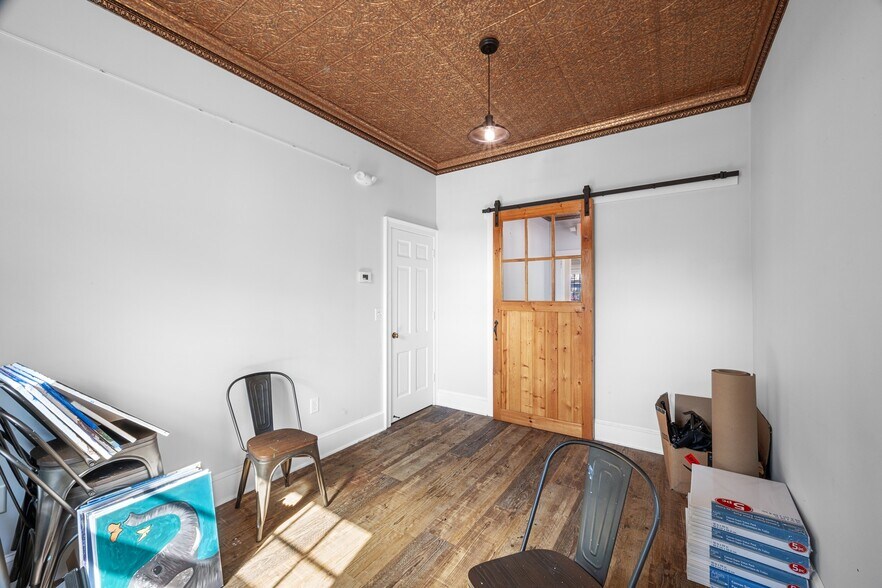 More Photos Of 12 Main St, Essex Office For Lease