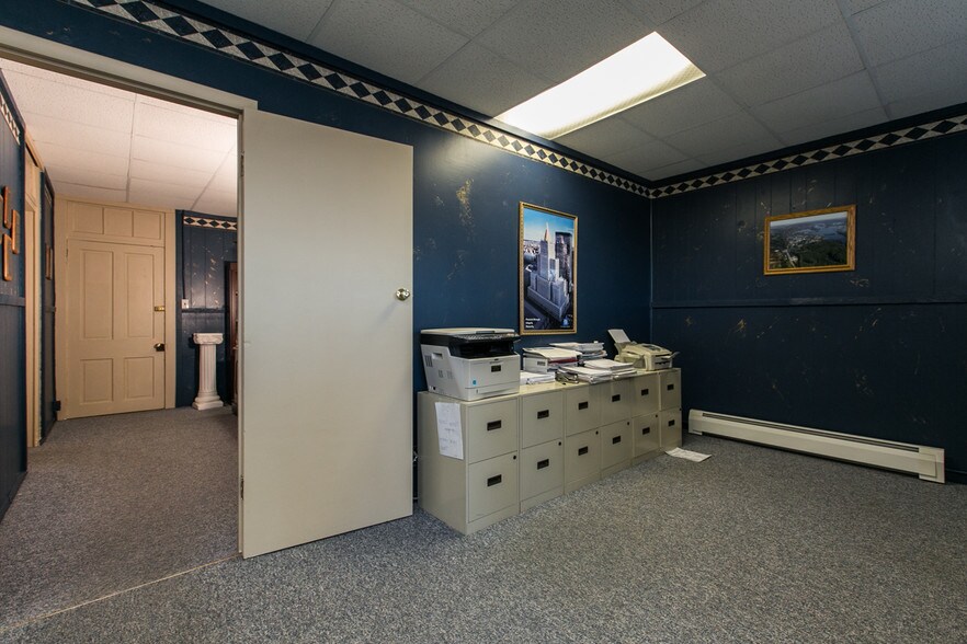 More Photos Of 302-304 S River Park Dr, Guttenberg Apartments For Sale