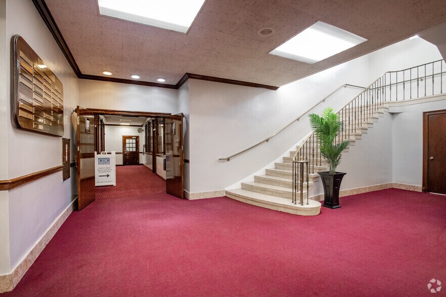 More Photos Of 2100 Middle Country Rd, Centereach Office For Lease