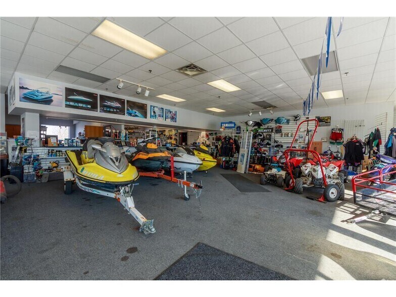 More Photos Of 4388 Shoreline Dr, Spring Park Storefront Retail Office For Sale