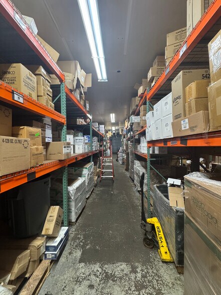 More Photos Of 247 Van Brunt St, Brooklyn Storefront Retail Office For Lease