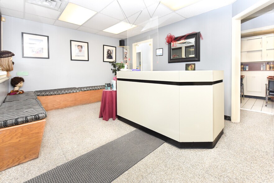 More Photos Of 4143 Main St, Bridgeport Storefront For Sale