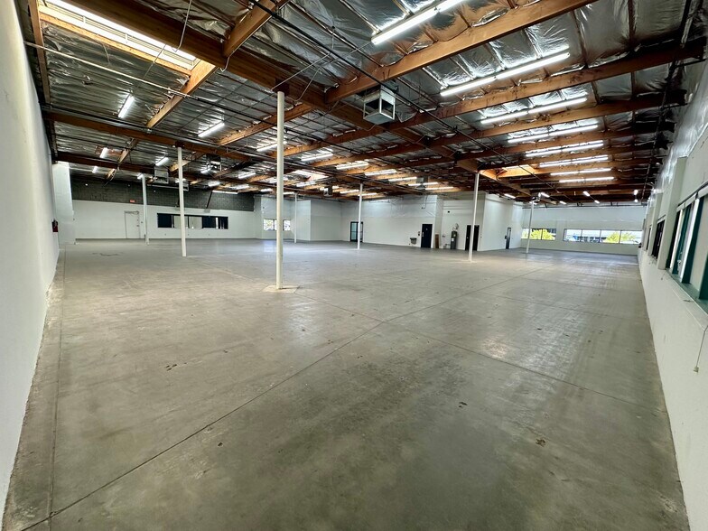 More Photos Of 3005 S 48th St, Tempe Warehouse For Lease