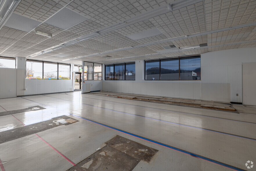 More Photos Of 856 Tennessee Ave, Etowah Drugstore For Sale